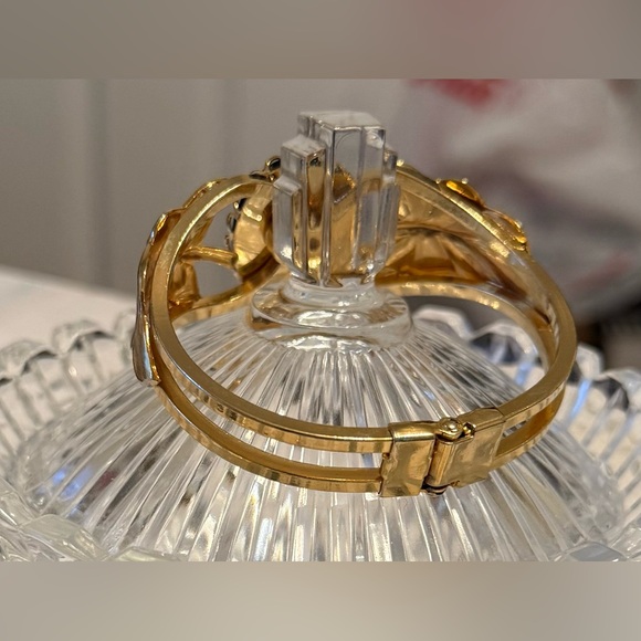 Vintage Gold Tone Hinged Bangle Bracelet w/Gemstone - Picture 7 of 16